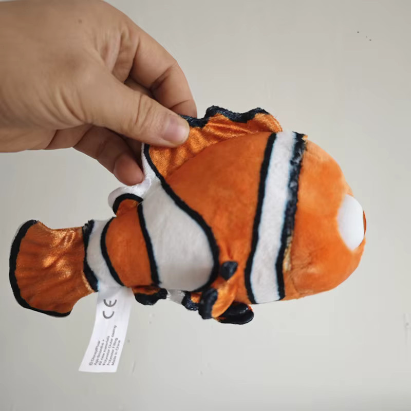 Bandai Disney Finding Nemo und Dory Fisch-Plüschtier, 17cm, Orange - Bild 1