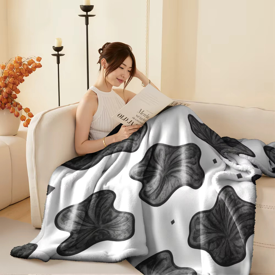 Gemütliche Flanell-Fleece-Decke mit Kuh-Print in Weiß, superwarme Überwurfdecke für Bett und Sofa - Bild 2