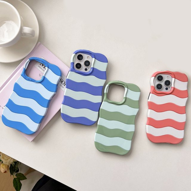 Apple iPhone 13, 14, 15, 16 Pro Max Schutzhülle mit bunten gewellten Streifen aus TPU und PC Hartschale in Multicolour und Grün - Bild 1