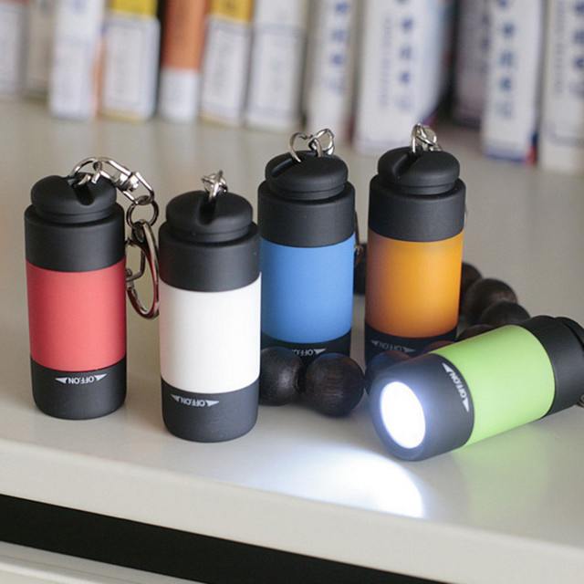 Hersteller Direct Batch Mini-Taschenlampe mit LED und USB-Aufladung als praktischer Schlüsselanhänger aus Kunststoff - Bild 1