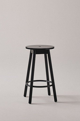Jotex KINNA Barhocker im skandinavischen Design, Farbe Schwarz, B/T/H: 35 x 35 x 65 cm - Bild 1