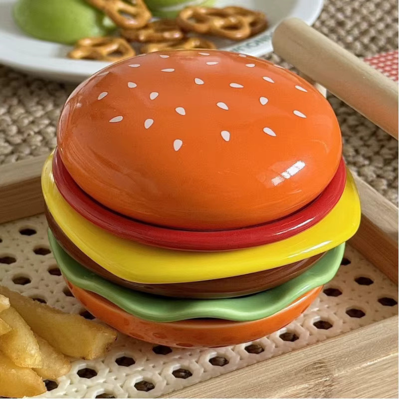 PGY Dinner Plate Set aus Bone China in Multicolour mit Hamburger und Knochen Form - Bild 2