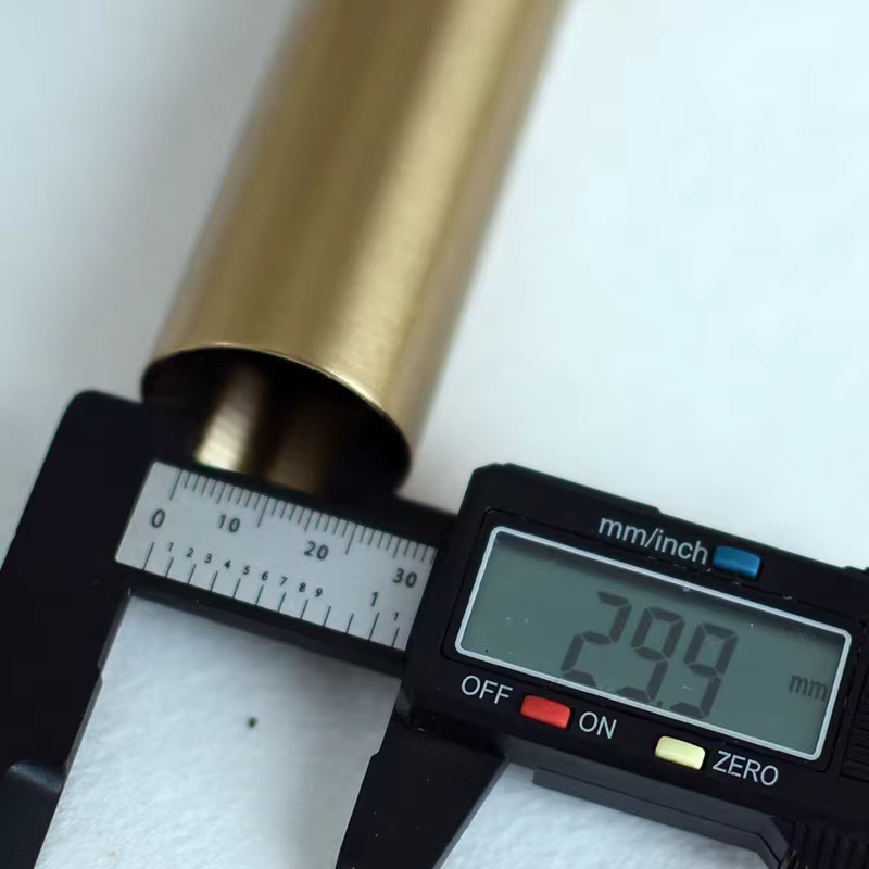 Stehlampe aus Messing in Antik-Optik mit zylindrischem Mast und 32 mm Durchmesser in Gold/Messing - Bild 3