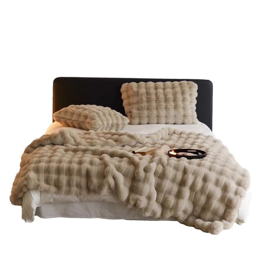 Toskanische Kunstpelz-Decke aus Flanell-Fleece in Weiß, kuschelige Fleece-Decke für Sofa und Bett - Bild 2