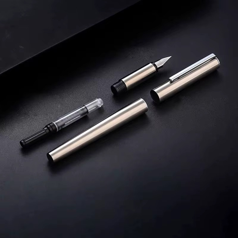 Jinhao 35 Füllfederhalter aus Stahl in Silber mit EF/F-Feder und Tintenkonverter - Bild 2