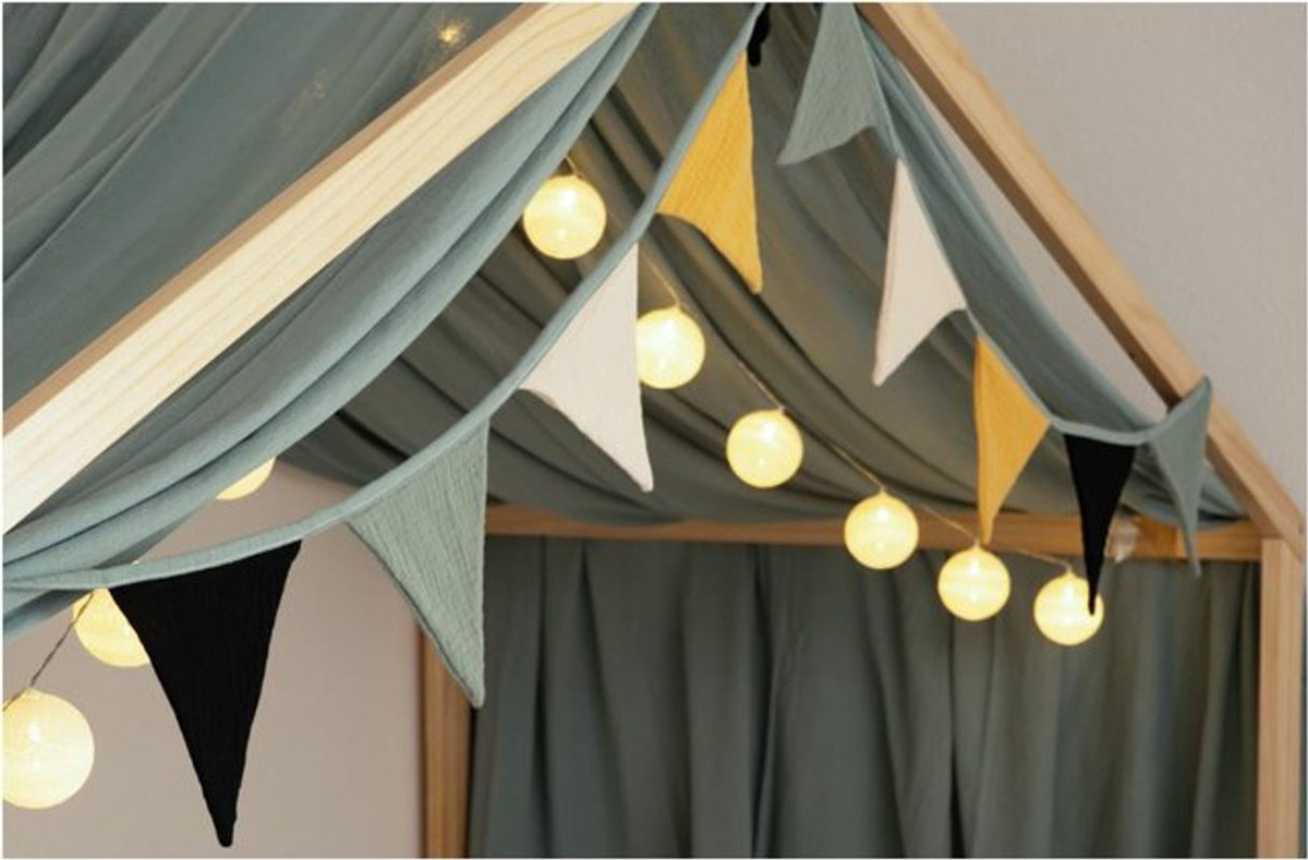 HOME DELUXE Wimpelkette LINDO aus Musselin in Khaki und Beige für Kinderzimmer und Geburtstage im skandinavischen Design - Bild 1