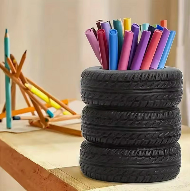 Origineller Stifthalter in Form eines Autoreifens aus Kunststoff, Schwarz - Bild 1