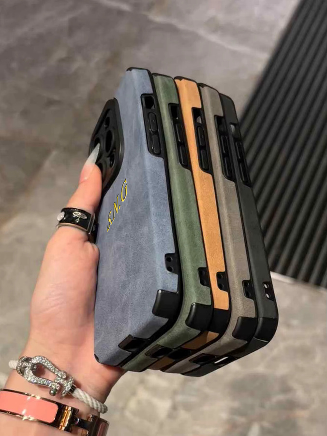 Personalisierte Lammleder Schutzhülle für iPhone 11 bis iPhone 17 Pro Max in Schwarz - Bild 2