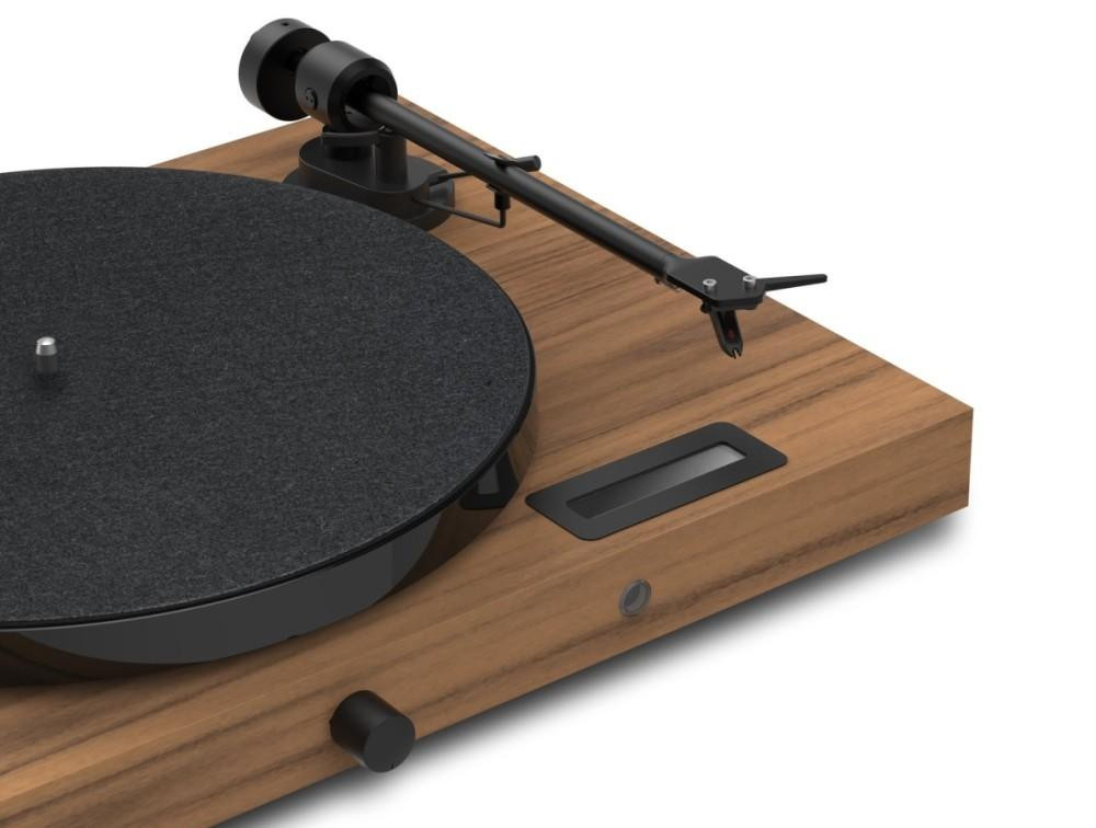 Pro-Ject JukeBox E1 mit OM5e Tonarm Plattenspieler Komplettsystem mit Bluetooth in Braun - Bild 2