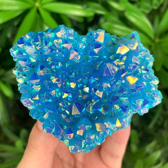 CrystalHola Geode-Quarzkristallfelsen mit blauer Engel Aura - Bild 1