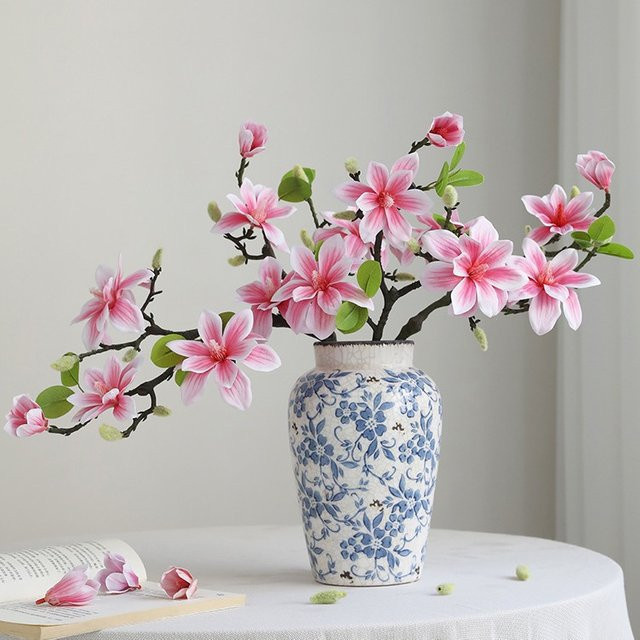 Uflower Künstliche Magnolia Zweige in Pink, 56 cm Höhe, Seidenblumen für deine Tischdekoration zu Hochzeit oder Party - Bild 1