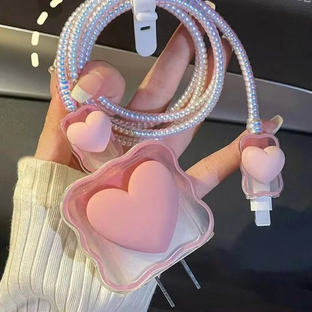 3D Love Heart Kabelwickler und Schutzhülle für Apple iPhone Ladekabel in Pink - Bild 1