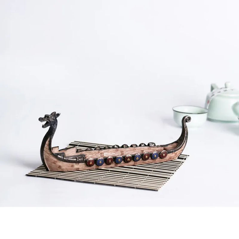 CosyHome Wikingerschiff Räucherstäbchenhalter aus Kunstharz in Braun und Mehrfarbig im Vintage-Design - Bild 2