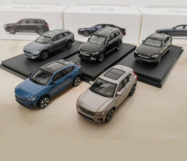 Bburago Volvo XC40 XC60 XC90 C40 S90 V90, Spielzeugfahrzeug, 1:64, Metall, Grau - Bild 1