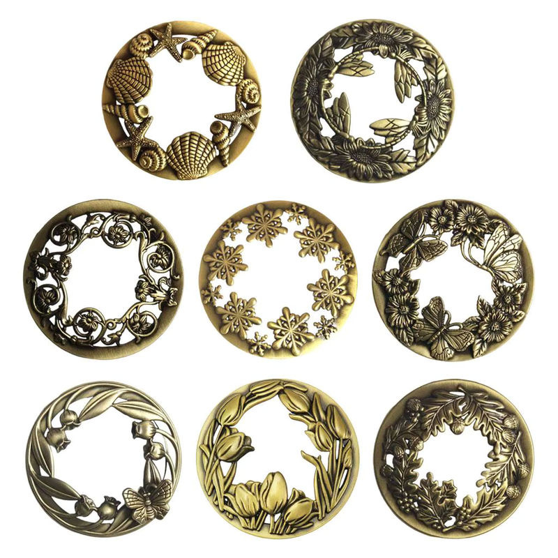 Kesoto Vintage Kerzenhalter mit floralem Blumenmuster aus Metall und Glas in Gold, rund - Bild 2