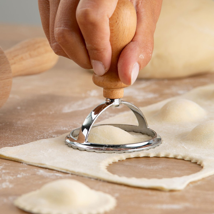 Fackelmann Ravioli Ausstecher FAIR rund in Silber und Holz - Bild 2