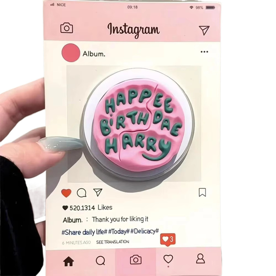 Ins-Style Magnetischer Handyhalter mit 3D Schokoladenkuchen Design in Rosa, Faltbarer Magnetständer und Aufkleber für dein Smartphone - Bild 3