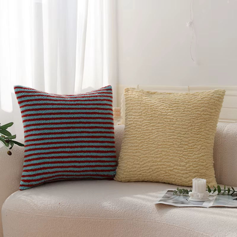 CANIRICA Kissenbezug aus weichem Plüsch mit Streifen-Design in Rot, Blau und Multicolour, B/T: 45 x 45 cm - Bild 3