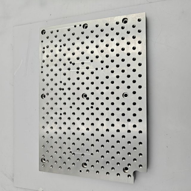 Makera Carvera Air CNC Befestigung Werkzeugplatte mit M6 Lochmuster in Silber, 18 mm Dicke - Bild 1