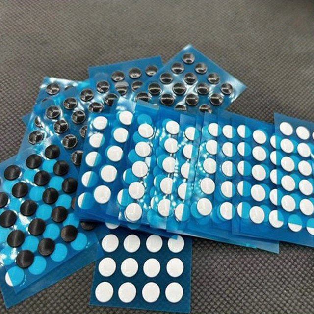40 Stück Logitech Mausgleiter in Weiß, gummierte Mausfüße mit 6,5 mm Durchmesser und 0,8 mm Dicke - Bild 1