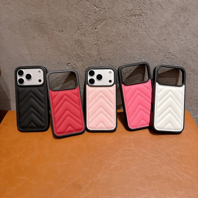 Weiche Puffer-Silikonhülle im Daunenjacken-Design für Apple iPhone 17 Air 16 15 Plus 14 13 12 Pro Max in Weiß - Bild 1