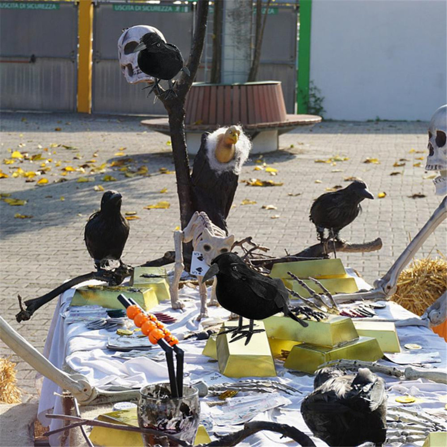 5er Set Künstliche Schwarze Krähen als Halloween Dekoration und Horror Requisiten aus Kunststoff - Bild 3