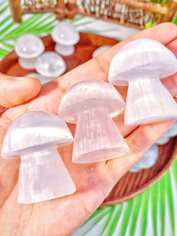 Hochwertige Selenit-Pilz-Skulptur aus weißem Stein als therapeutische Kristall-Dekoration - Bild 7