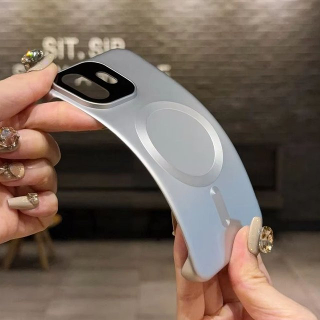 MagSafe Magnetische Handyhülle für OnePlus 15 und OnePlus 15T in Schwarz mit mattiertem Metallrahmen und Kameraschutz - Bild 1
