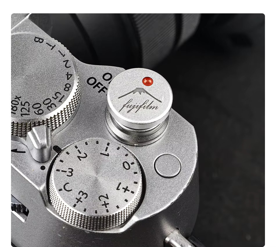 Fujifilm Blitzschuhabdeckung und Auslöseknopf aus Aluminiumlegierung in Silber als Staubschutz Kamerazubehör für XS20, XT50, X100VI, XT4, XT5 und XT20 - Bild 5