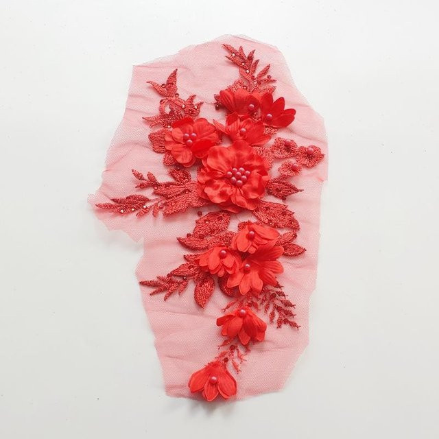 Love Home Garden Strass-Blumen-Perlen-Applikation in Rot, 16 cm für Hochzeitskleider und zum Nähen - Bild 1