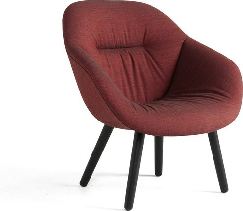 HAY About A Lounge Chair Aal 82 Soft mit Kvadrat Remix 662 Stoff in Rot und Eichengestell - Bild 1