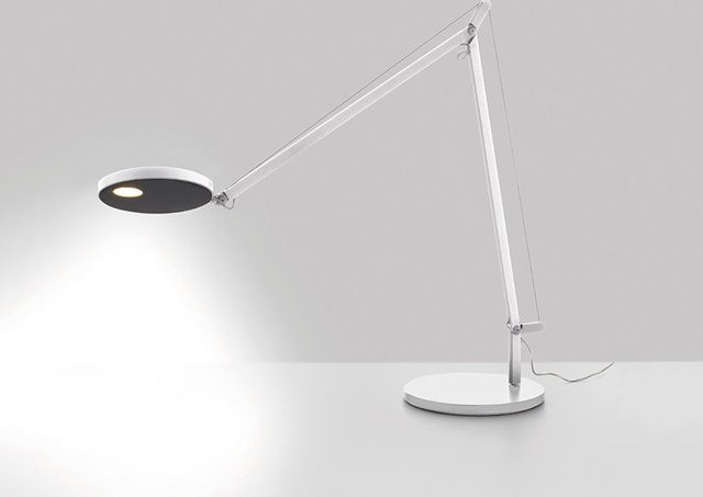 Artemide Demetra LED-Schreibtischleuchte in Weiß mit dimmbarer warmweißer Beleuchtung (2700K) - Bild 1