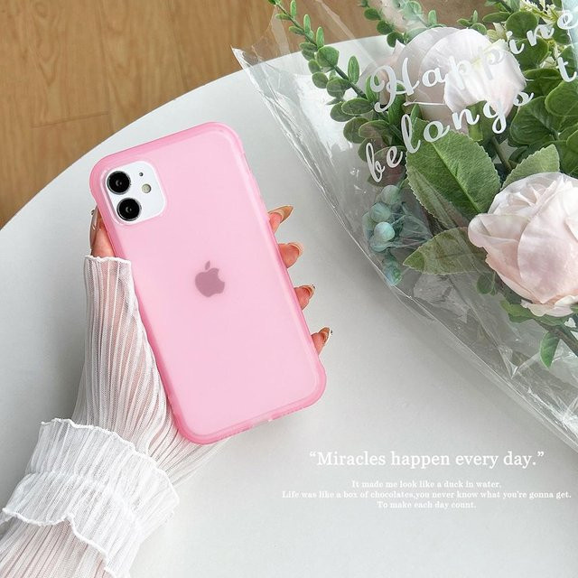Mattierte Silikon Softcase Hülle für iPhone 13 Pro in Pink, durchscheinende stoßfeste Schutzhülle in Candy-Farbe - Bild 1