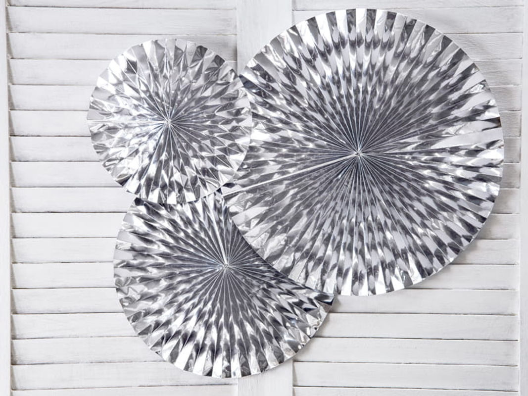 Partydeco Dekorative Rosetten Silber 3 Stück aus Papier für Geburtstag und Hochzeit - Bild 2