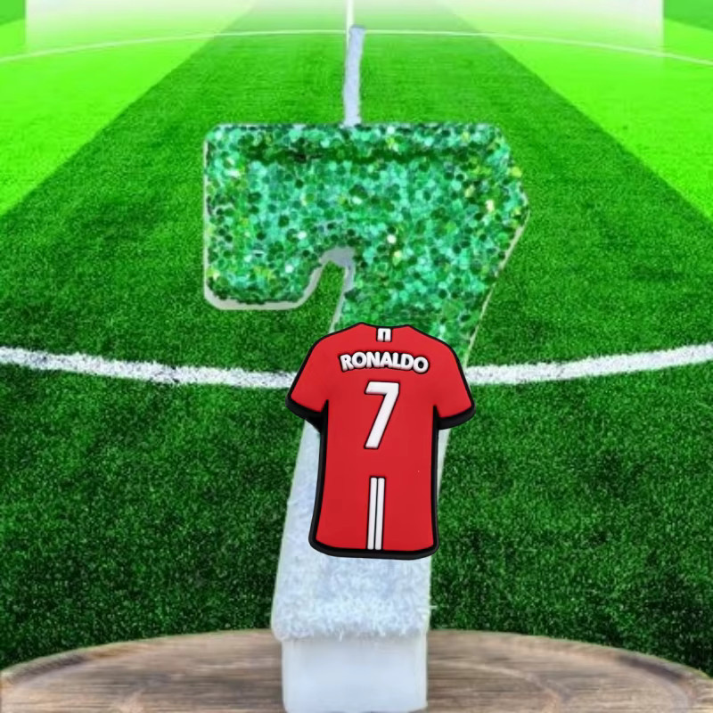 Glitzerkerze mit Fußball-Nummer Nr. 0/7 aus Öko-Wachs in Grün, Höhe: 7 cm, Tortendekoration für Geburtstage und Partys - Bild 2