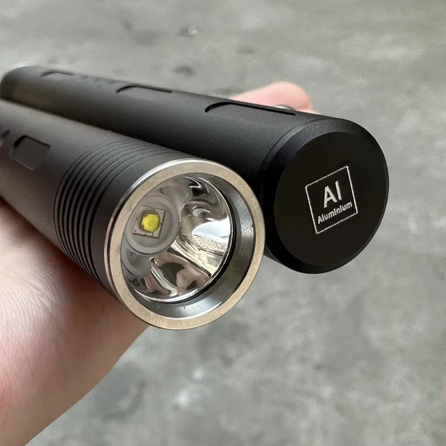 VALYRIAN LED Taschenlampe aus Aluminiumlegierung in Schwarz für Outdoor und Camping - Bild 4