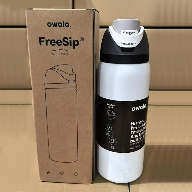 Owala Vakuumisolierte Sportflasche aus Edelstahl mit Griff und Strohhalm, Farbe: Weiß, 24oz - Bild 1