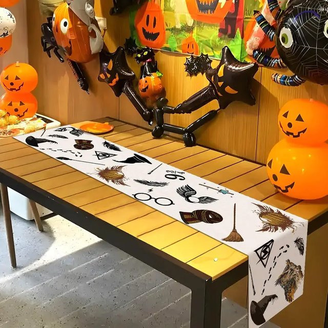 VIKAMA Halloween-Tischläufer aus Leinen mit Hexen- und Zauberer-Print, Länge: 150 cm - Bild 1