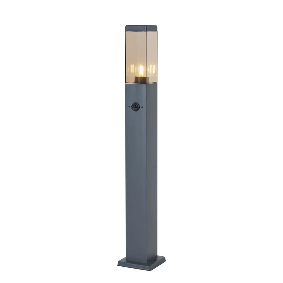QAZQA Außenleuchte Malios Pollerleuchte in Dunkelgrau mit Rauchglas, Bewegungssensor und Steckdose, IP44, Höhe: 80 cm - Bild 2
