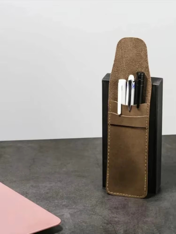 Vintage Stiftetui aus mattem PU-Leder mit Klappverschluss für zwei Stifte in Blau oder Braun - Bild 2