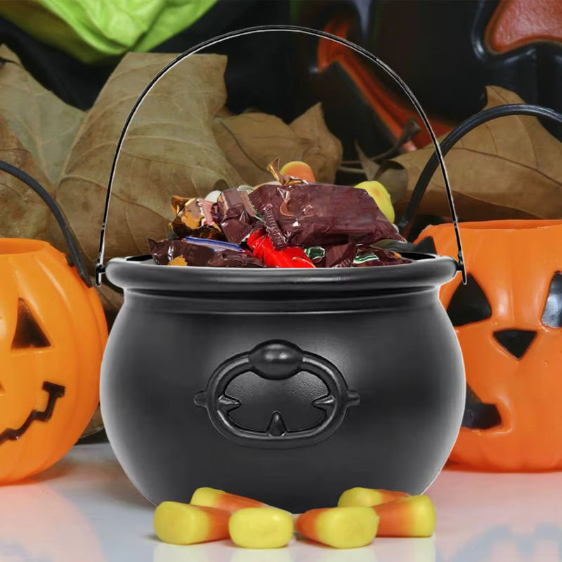 Halloween Süßigkeiten Eimer in Kessel-Optik, schwarzer Kunststoff-Wasserkocher als Party-Dekoration für Kinder - Bild 4