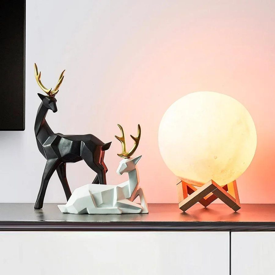 Dekorative Hirsch-Skulptur aus Harz in geometrischem Design als Tischdekoration für dein Zuhause - Bild 3