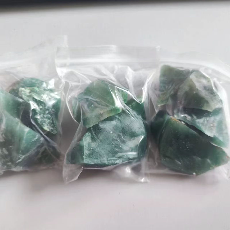 Dulong Jadestein aus natürlichem grünem Jadeit als Mineralprobe und Deko-Kristallstein - Bild 6