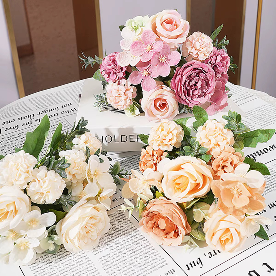 Künstliches Blumenbouquet aus Seide mit Rosen, Pfingstrosen, Hortensien und Nelken in Gold für deine Tischdekoration bei Hochzeiten oder Partys - Bild 2