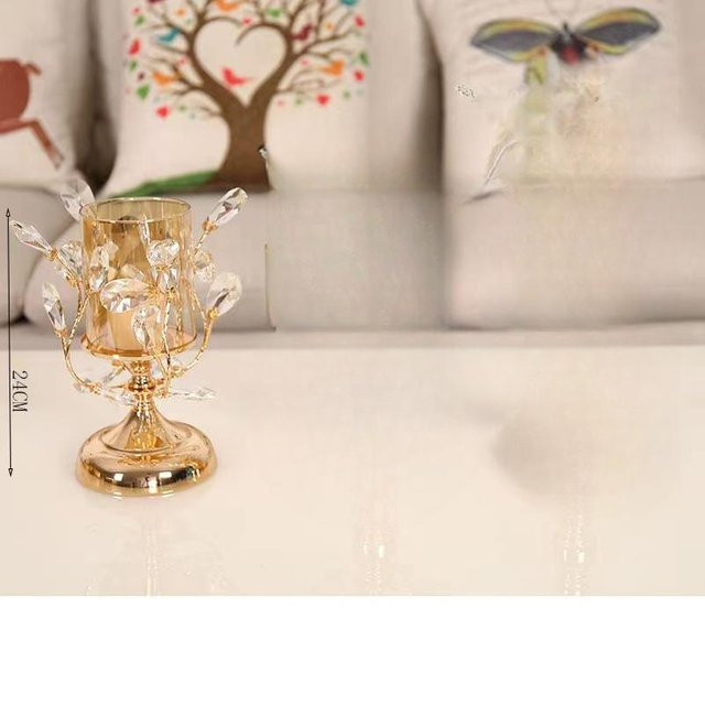 Luxus-Kerzenständer aus Eisen in Gold von Yiran Furniture für deine Tischdekoration - Bild 1