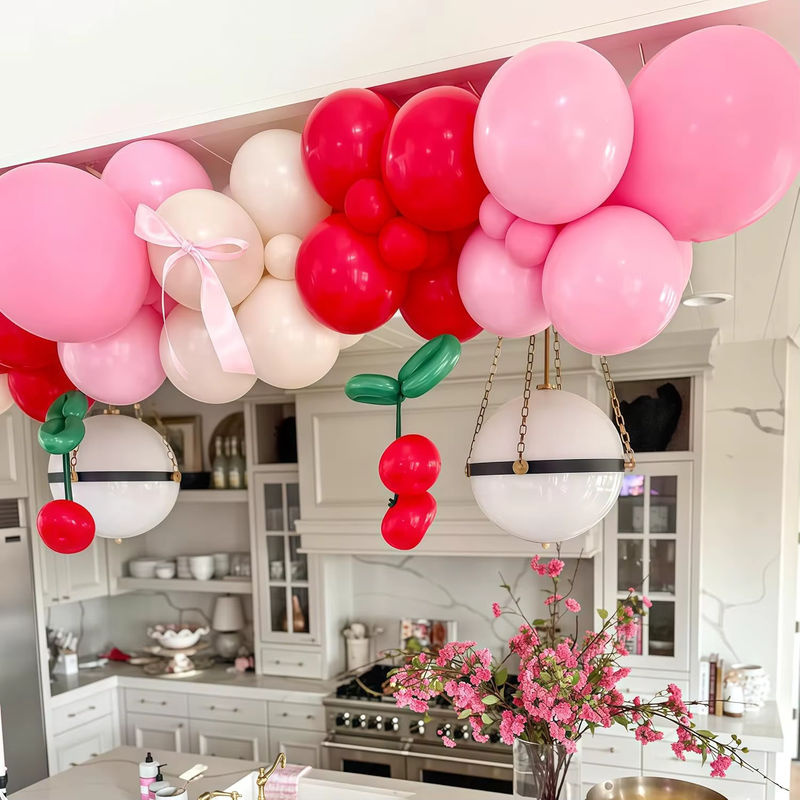 112-teiliges Party-Ballonkranz-Set mit Obstmotiv in Rosa, Rot und Weiß inklusive Kirsch- und Erdbeer-Folienballons - Bild 3