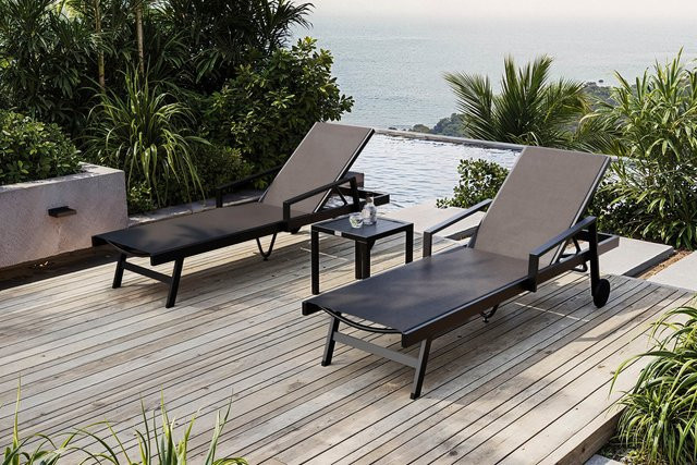 OUTFLEXX Liegen Set Anthrazit aus Aluminium und Textilene mit Beistelltisch und Rollen, B/T/H: 194 x 65 x 32 cm - Bild 1