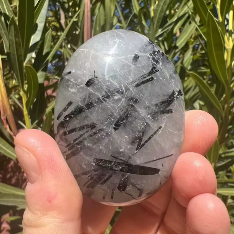 CrystalHola Schwarzer Rutilquarz Palm-Stein als natürlicher Kristall für Aquariendekoration und Hausgarten, Schwarz, Oval - Bild 4
