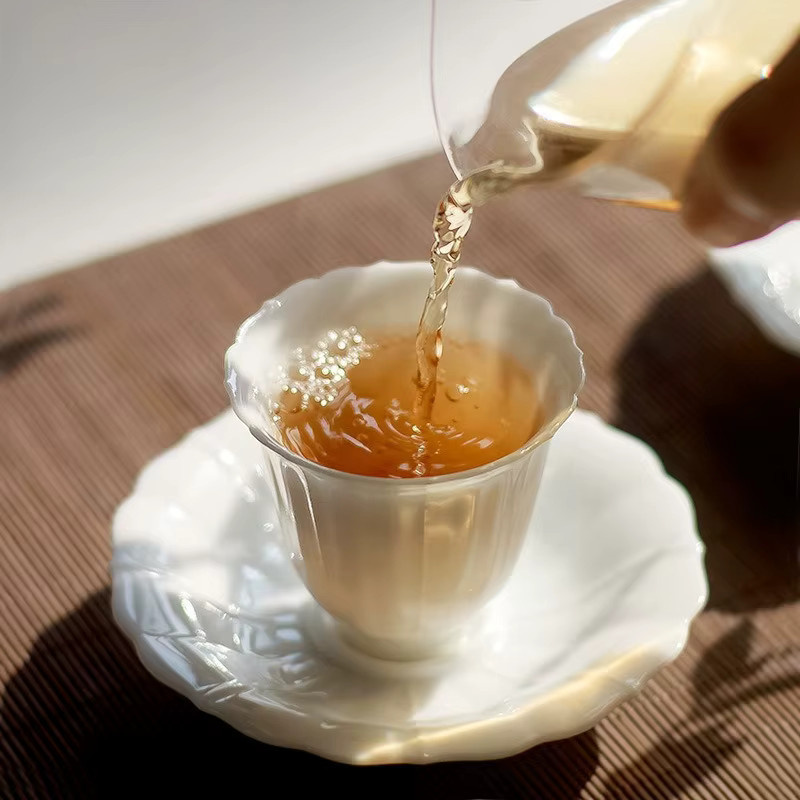 Handgefertigte chinesische Teetasse aus weißem Dehua Suet Jade Porzellan für Kung-Fu Tee - Bild 2