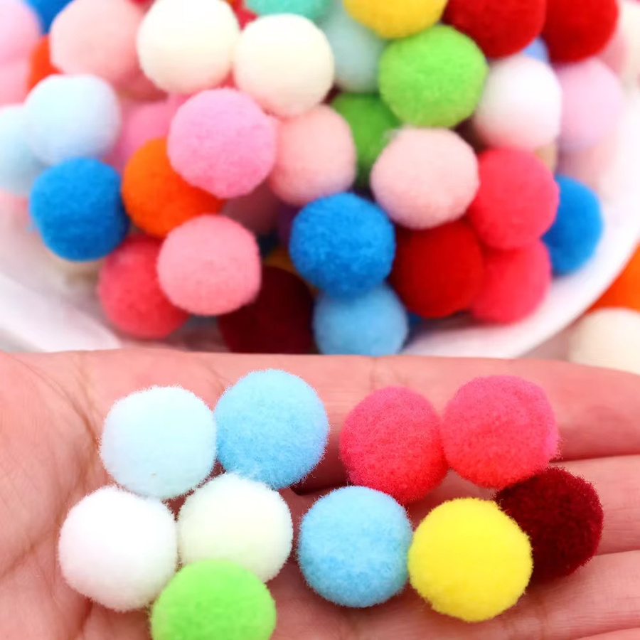 65 Stück Mini Pompons in Beige und Multicolour, 20 mm Durchmesser, weiche Pompoms für DIY Bastelarbeiten und Nähzubehör - Bild 2